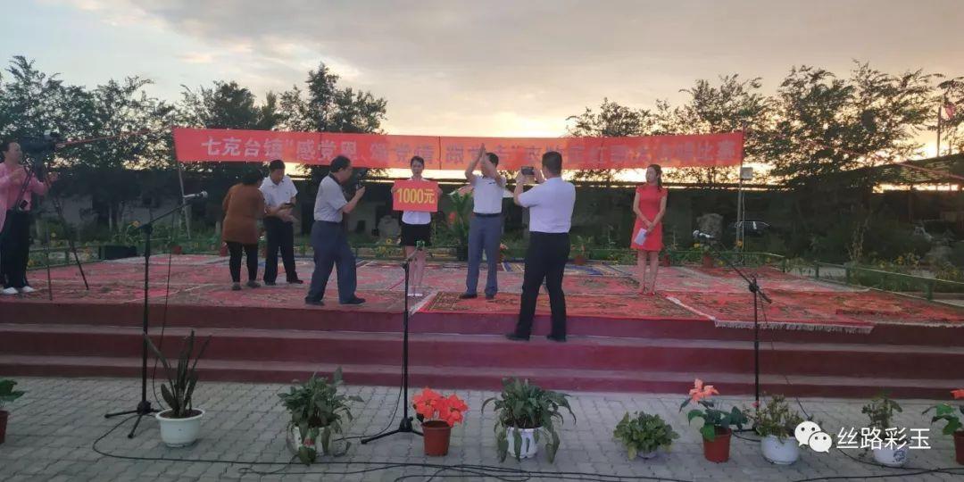 马斯克发布特斯拉“擎天柱”机器人视频
